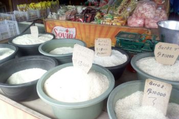 Warga Sampit keluhkan kenaikan harga beras