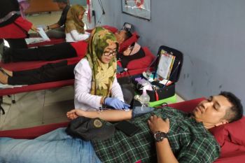 Ramadhan, PMI layani donor darah malam hari