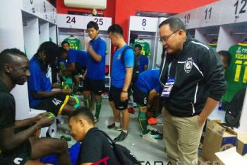 Sriwijaya FC gunakan pita hitam lawan Bhayangkara FC