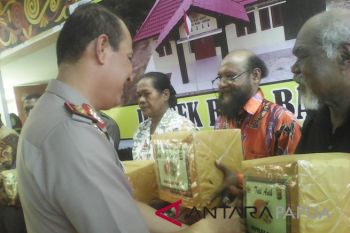 Kapolda Papua resmikan dua gedung polsek di Biak Numfor