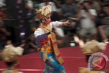 Tarian Indonesia pukau 6.000 penonton di di Ekuador