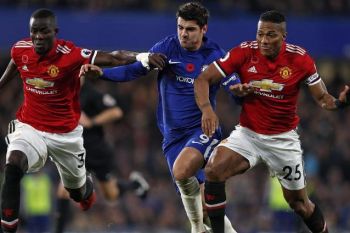 Manchester United kalahkan Chelsea 2-1