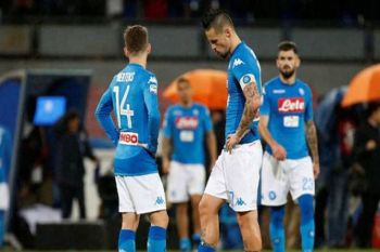 Ironis, meskipun menang Napoli tetap tersingkir