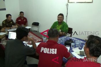 Foto bareng Ganjar, 5 pegawai RSUD Jepara langgar kode etik
