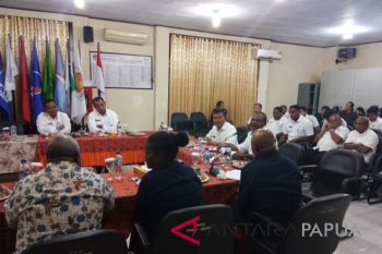Penjabat Sementara Gubernur Papua cek kesiapan pilkada 2018