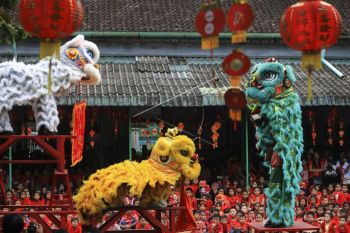 Atraksi barongsai