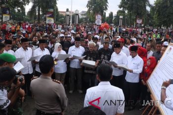 Noor Yasin blusukan ke pasar tradisional di Kudus