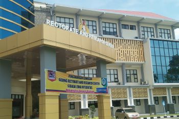 Lantik pengurus baru, UNP miliki Pusat Studi Kajian Pancasila