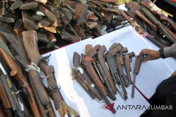 Kapolda Sumbar perintahkan polres aktif awasi senjata api rakitan
