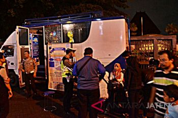 Jelang Imlek, Satlantas Surakarta buka pelayanan SIM malam hari