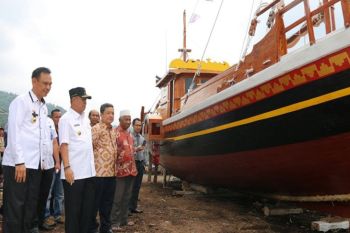 Wakil Gubernur luncurkan kapal wisata