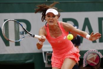 Agnieszka Radwanska tekuk Simona Halep