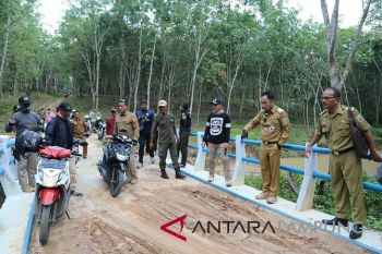 Adipati ingatkan pembangunan kampung prioritaskan sarana umum