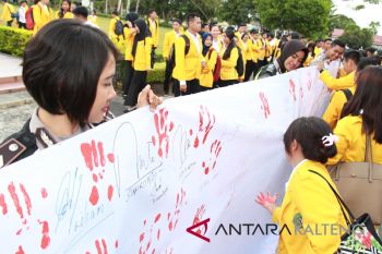 Peran penting perempuan dalam mengatasi hoaks