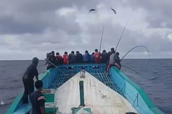 Sudah tiga pekan nelayan cakalang Kupang tidak melaut