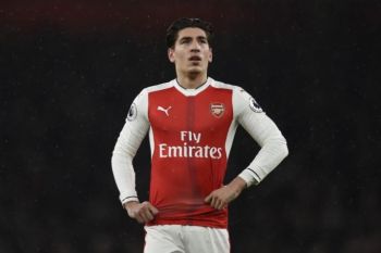 Akibat cedera lutut Bellerin absen hadapi Milan