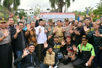 Polda Papua bersama warga deklarasikan antihoax