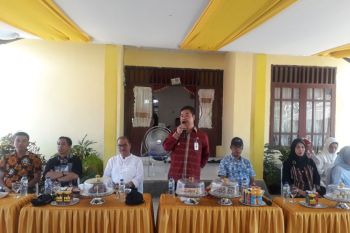 Gubernur tertarik kembangkan potensi keindahan teluk kolono