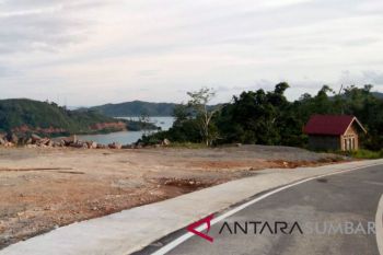 Tahun ini, jalan Pessel-Padang melewati Kawasan Mandeh ditargetkan rampung