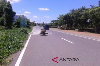 Jalan Berlubang