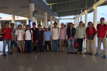 Imigrasi Tanjungpinang Deportasi 10 WNA Vietnam