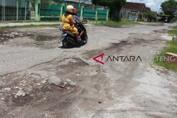 Warga Palangka Raya desak pemerintah segera perbaiki jalan rusak