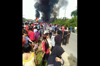 Heboh! mobil tangki BBM ludes terbakar di Pasir Putih Gumas