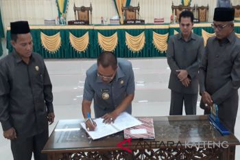 DPRD - Pemkab Lamandau sahkan Perda Pedoman Pembentukan Produk Hukum Daerah