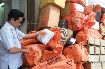 Pengiriman paket melalui Kantor Pos naik 30 persen