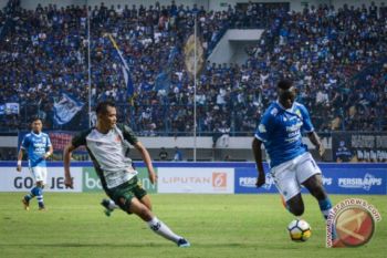 Persib ditahan imbang PS Tira