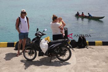 WISATAWAN MENTAWAI