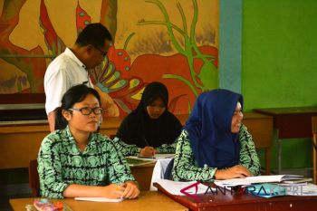 UN di Lingga sebagian besar gunakan sistem manual