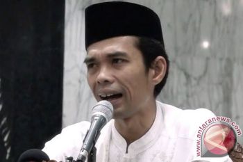 Ribuan warga Makassar padati  Masjid Al Markaz