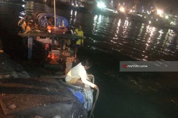 Mobil Tercebur ke Laut, KM Kumala Terlambat Sandar