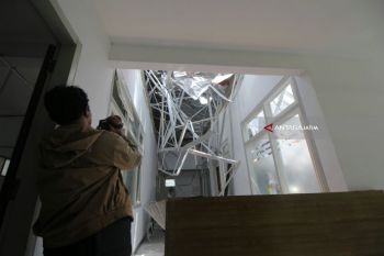 Video - Begini Kronologi Atap Bangunan RSAL Dr. Ramelan Ambruk