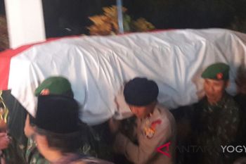 50 kendaraan iringi ambulans jenazah Probosutedjo
