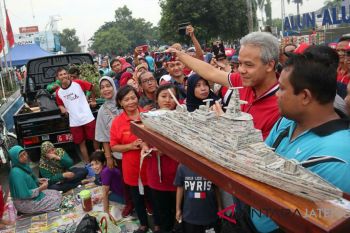 Ganjar promosikan kerajinan barang bekas melalui Vlog
