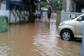 Sejumlah lokasi di Bandarlampung masih tergenang