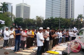 Yusuf Estes: hadapi hoaks dengan shalat