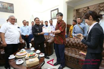 20 peneliti jepang diajak berkeliling pulau