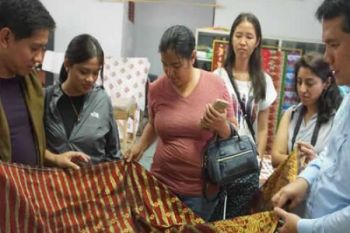 Mahasiswa LKYSPP Singapore Nilai Program CD RAPP Sejahterakan Warga