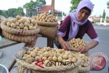 Harga buah duku di Baturaja turun drastis