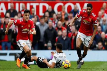 Dua gol Rashford kokohkan United di peringkat kedua