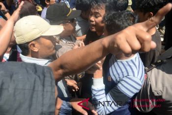 Sidang sengketa Pilkada Makassar diwarnai unjukrasa