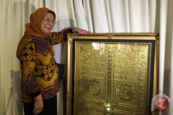 Pemenang lelang batik Iriana Jokowi peduli pendidikan Indonesia