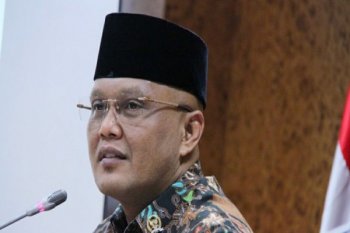 Registrasi "Sim Card" omzet penjual pulsa turun