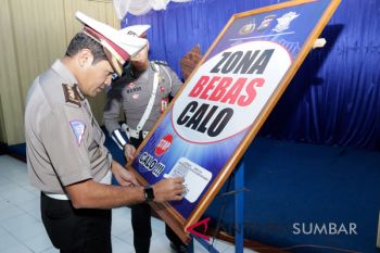 Wujudkan pelayanan bersih dan nyaman, Polda Sumbar deklarasikan pelayanan terbebas dari calo (video)