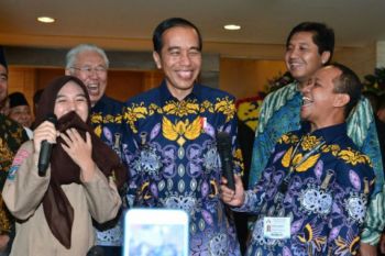 Saya suka masakan Padang, kata Jokowi ketika ditanya siswi SMK menu masakan favorit presiden