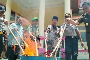 Kejari Solok Selatan musnahkan barang bukti narkoba