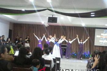 Umat Kristen di Palu Rayakan Paskah sederhana